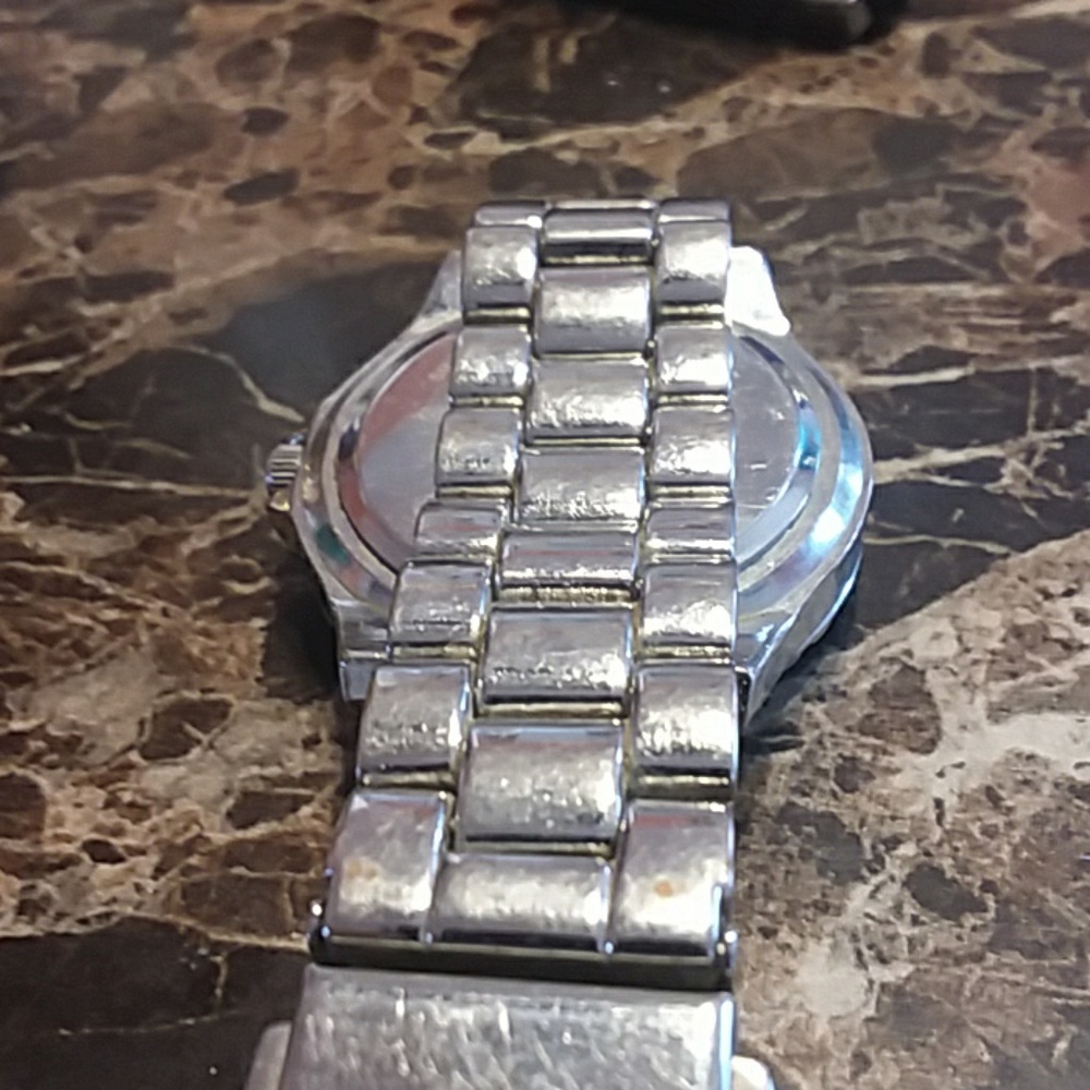 Watch - Picture 2 of 3